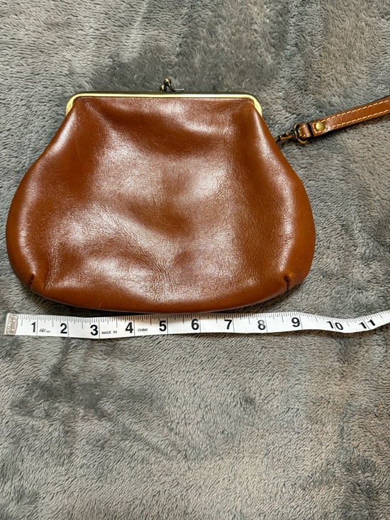 Patricia Nash Handbags - Patricia Nash Cognac Kiss-Lock Leather Wristlet